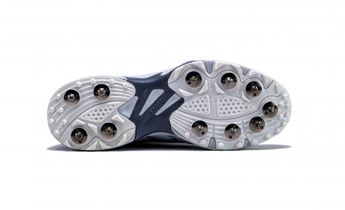 SEGA Freedom Spikes Cricket Shoes – Lightweight Steel Spikes for Performance