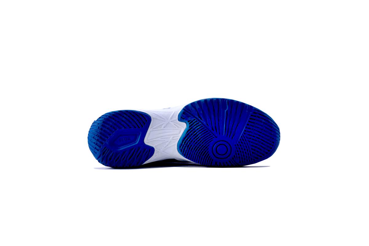 SEGA Swift Badminton Shoes outsole view of non marking cushioned sole in awesome white blue colour